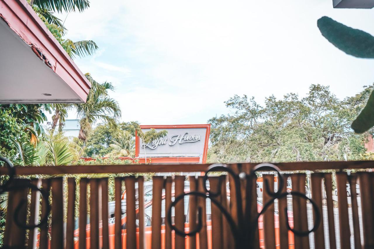 Hollywood Light Haven Lodge ภายนอก รูปภาพ